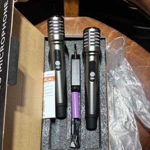 Wireless Microphone Set with Receiver - Black and Silver